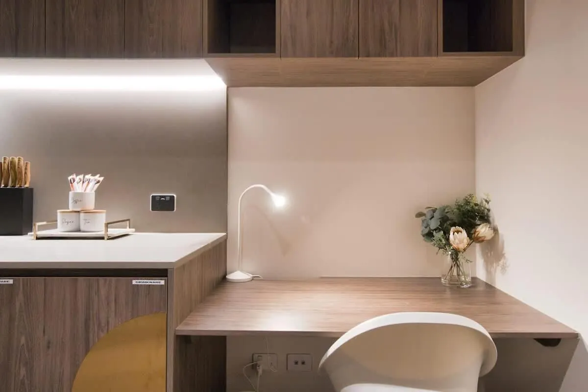 Queen Bed Luxury Parisian Paradise With Amazing City Views & Gym Adelaide Apartment