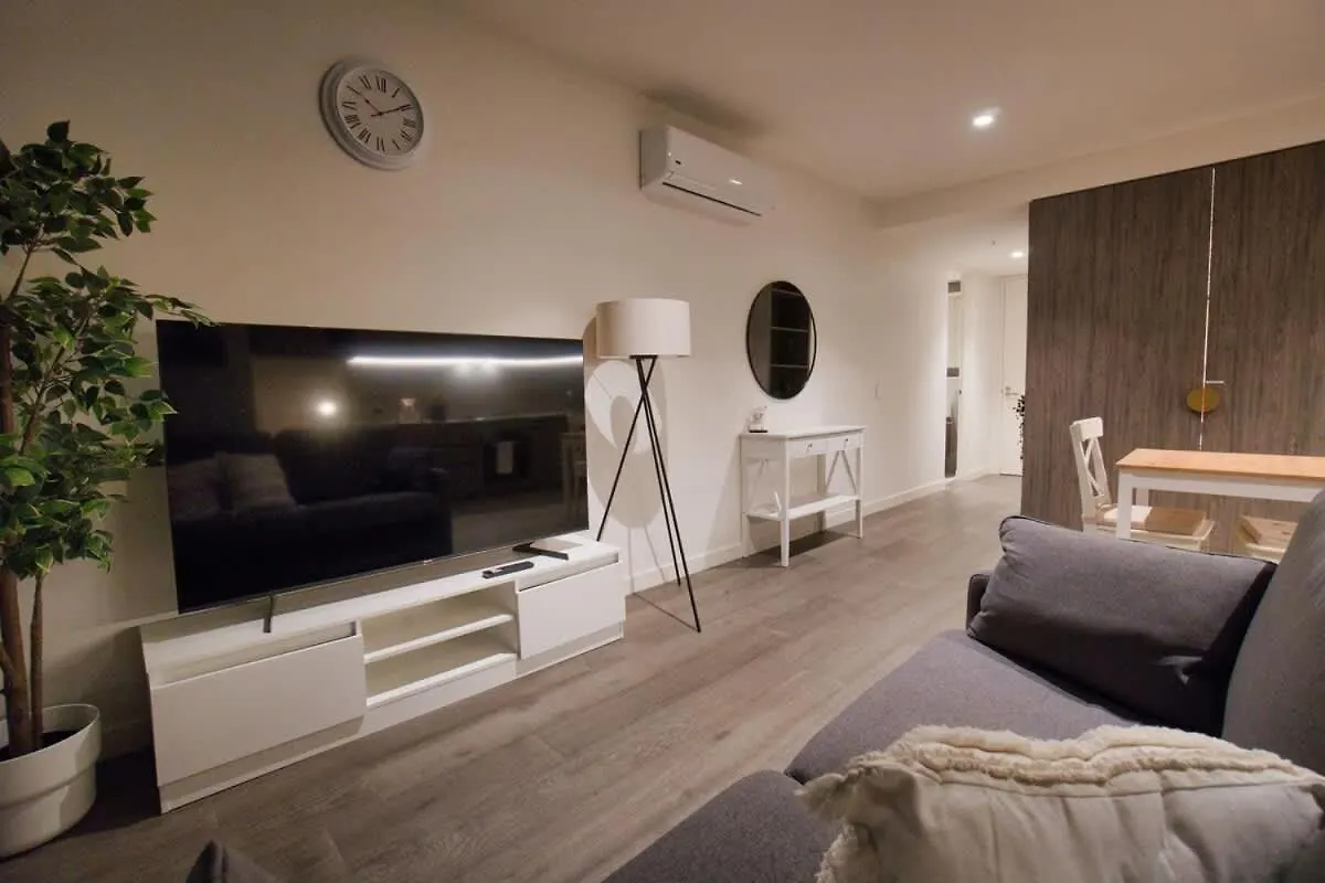 Queen Bed Luxury Parisian Paradise With Amazing City Views & Gym Adelaide Apartment