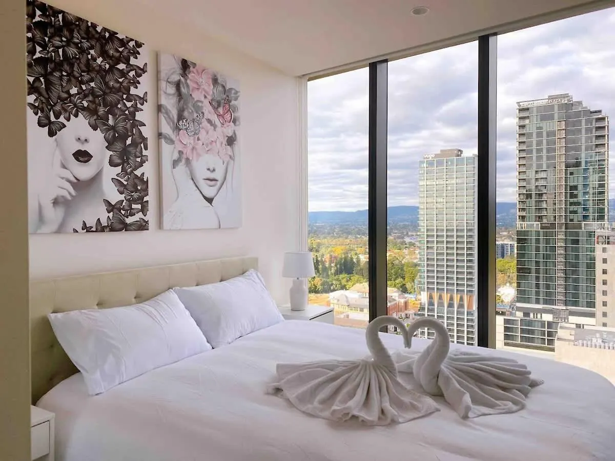 Queen Bed Luxury Parisian Paradise With Amazing City Views & Gym Adelaide