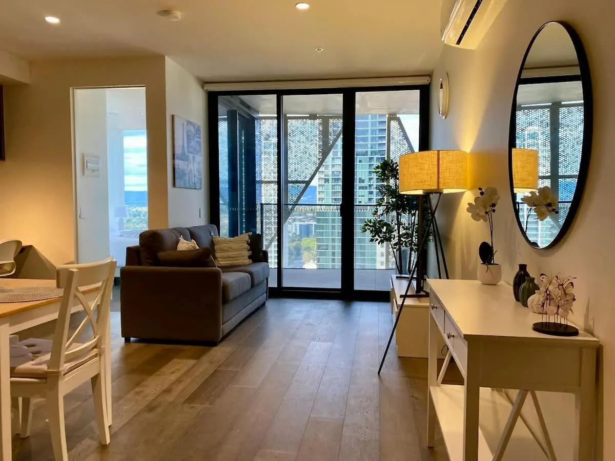 Appartamento Queen Bed Luxury Parisian Paradise With Amazing City Views & Gym Adelaide